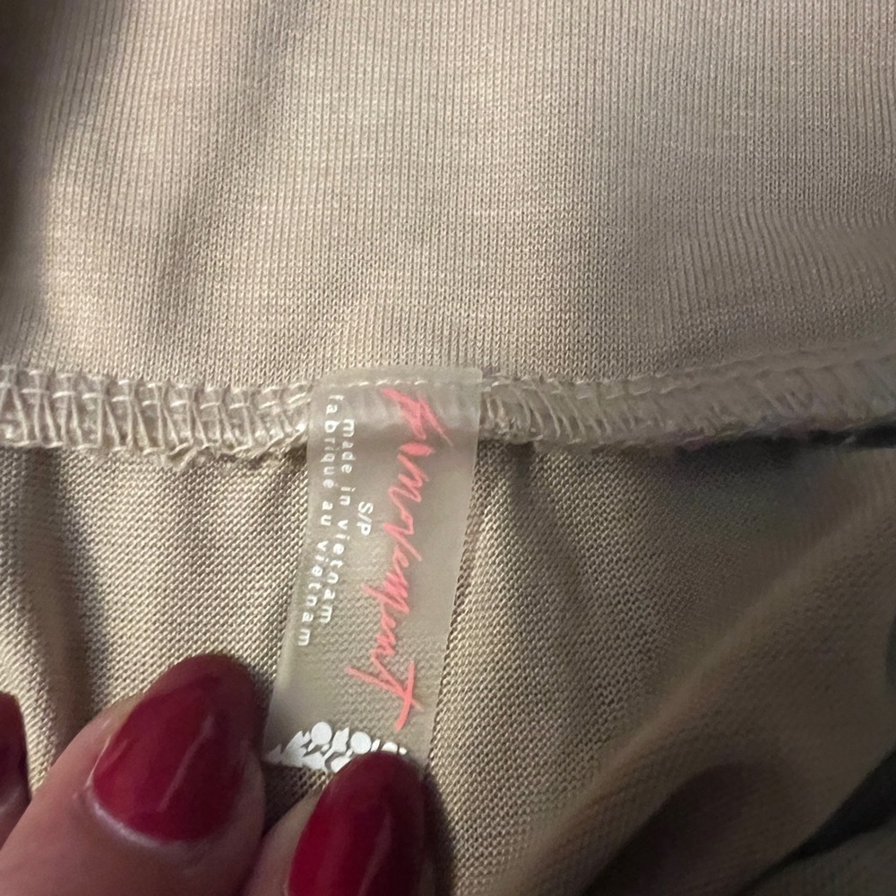Brandy Melville Beige Fabric - Picture 10 of 12
